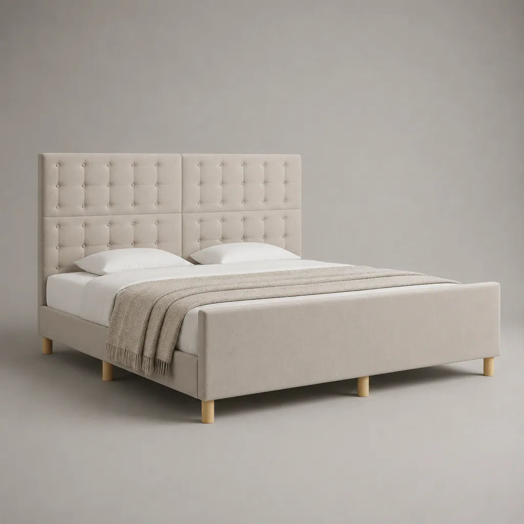 Lit matelassé beige 180 × 200 cm avec tête de lit haute en quatre parties, agrafe et pieds en bois, dimensions totales 190 × 215 × 145 cm